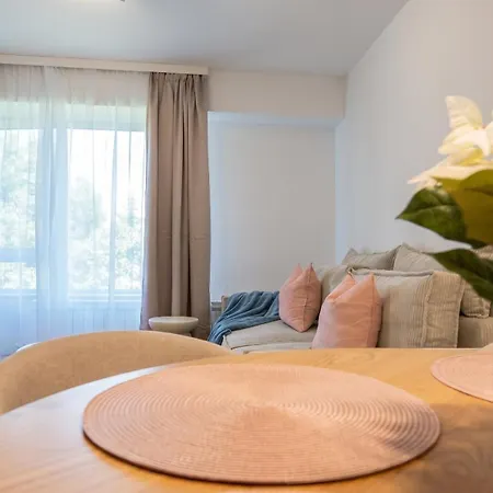 Apartament Airport Area Five 3 Kilometers Free Parking *